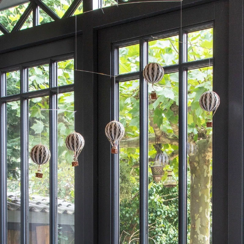 Flying The Skies Mobile, Red Hearts 4 Flying The Skies Mobile, Red Hearts – Bild 2