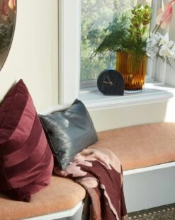 AYTM Stilla Tischuhr, Schwarz Marmor -Heimdekoration Rabatt aytm stilla tischuhr schwarz marmor 19