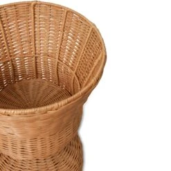 Ferm LIVING Agnes Podest Rattan 33x45 Cm -Heimdekoration Rabatt ferm living agnes plant stand natural 2