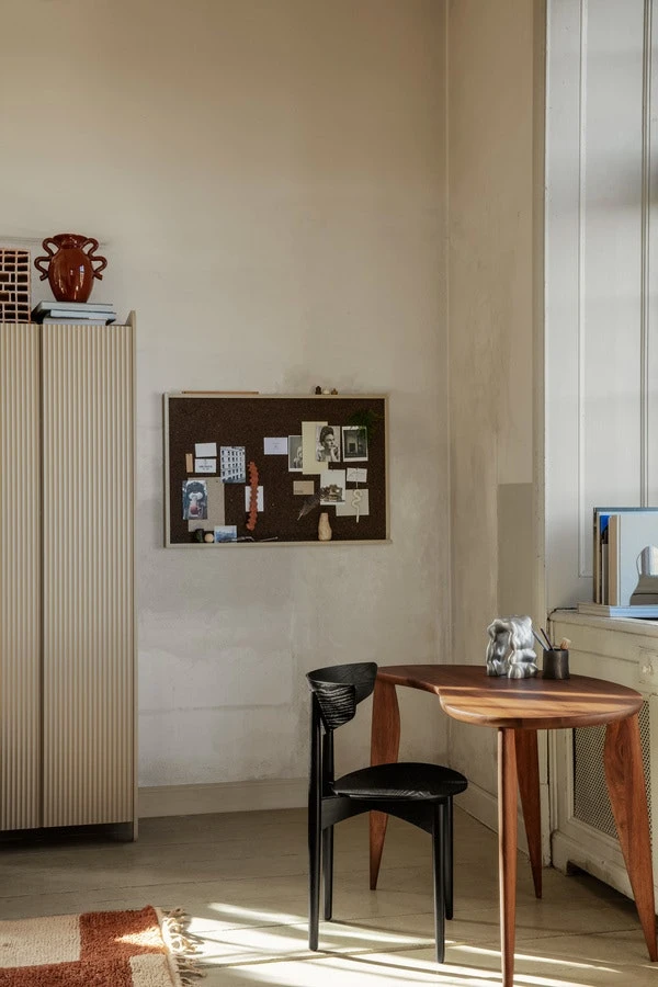 Ferm LIVING Kant Nachrichtenbrett 96x63 Cm, Dunkelbraun / Cashmere 6 Ferm LIVING Kant Nachrichtenbrett 96x63 Cm, Dunkelbraun / Cashmere – Bild 4