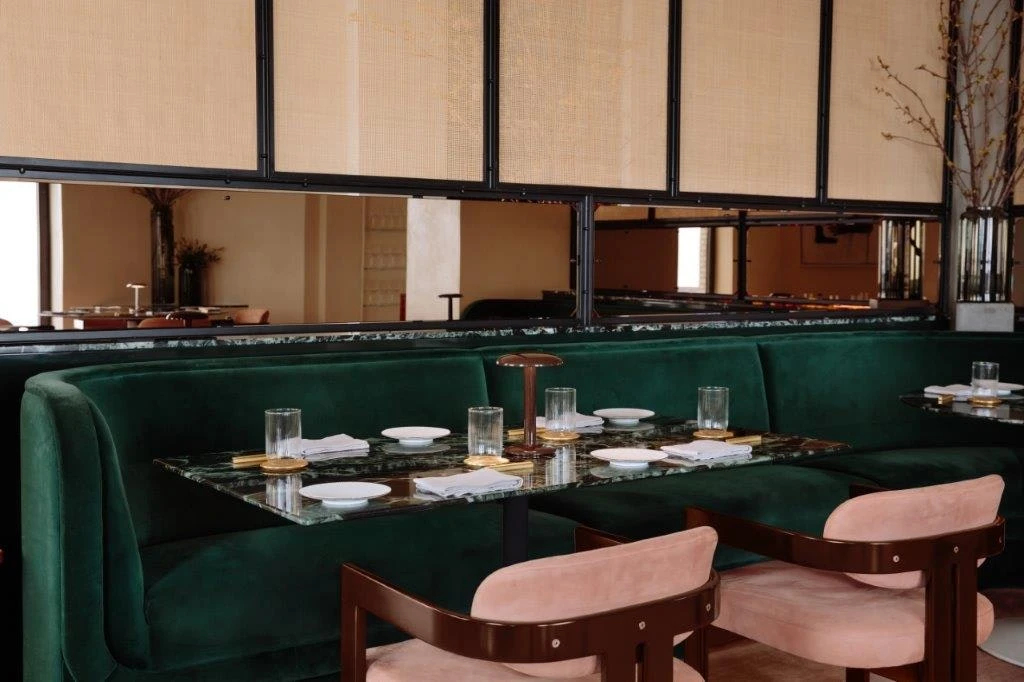 Flos Gustave Residential Tischlampe Tragbar 3000K, Braun Lackiert 4 Flos Gustave Residential Tischlampe Tragbar 3000K, Braun Lackiert – Bild 2