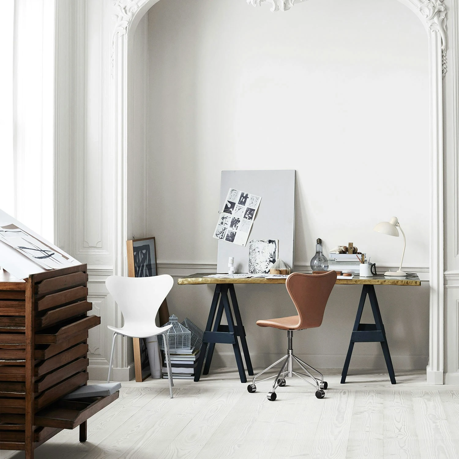 Fritz Hansen KAISER Idell™ 6556-T Tischlampe, Schwarzmatt 6 Fritz Hansen KAISER Idell™ 6556-T Tischlampe, Schwarzmatt – Bild 4