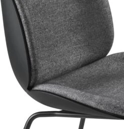 Gubi Beetle Stuhl Gepolstert Vorderseite / Kegelförmige Basis, Plain 0023 9 Gubi Beetle Stuhl Gepolstert Vorderseite / Kegelförmige Basis, Plain 0023 -Heimdekoration Rabatt gubi beetle dining chair front matt black 3