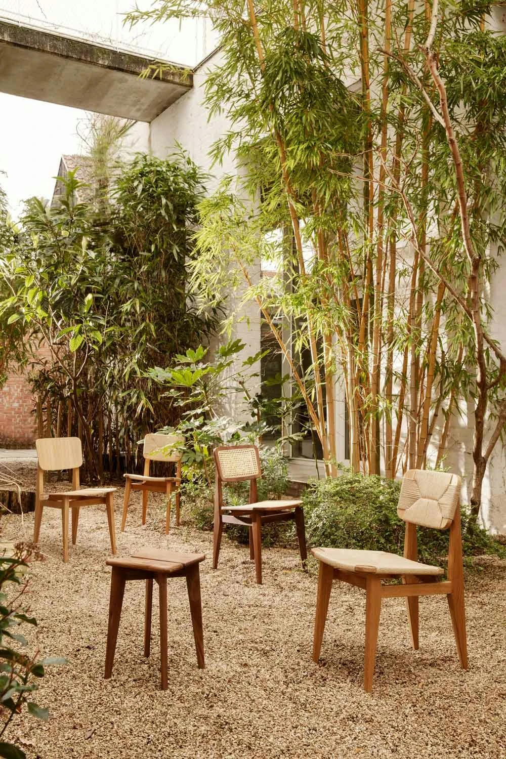 Gubi C-Chair Stuhl, Papierschnur / Eiche Schwarz Geölt 5 Gubi C-Chair Stuhl, Papierschnur / Eiche Schwarz Geölt – Bild 3