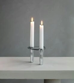 LIND DNA Lind Curve Double Kerzenhalter Kombinierbar, Chrom -Heimdekoration Rabatt lind dna lind curve double kerzenhalter vergoldet 14