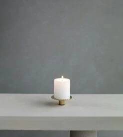 LIND DNA Lind Curve Tray Kerzenständer, Gold -Heimdekoration Rabatt lind dna lind curve tray chrome steel stacking 12