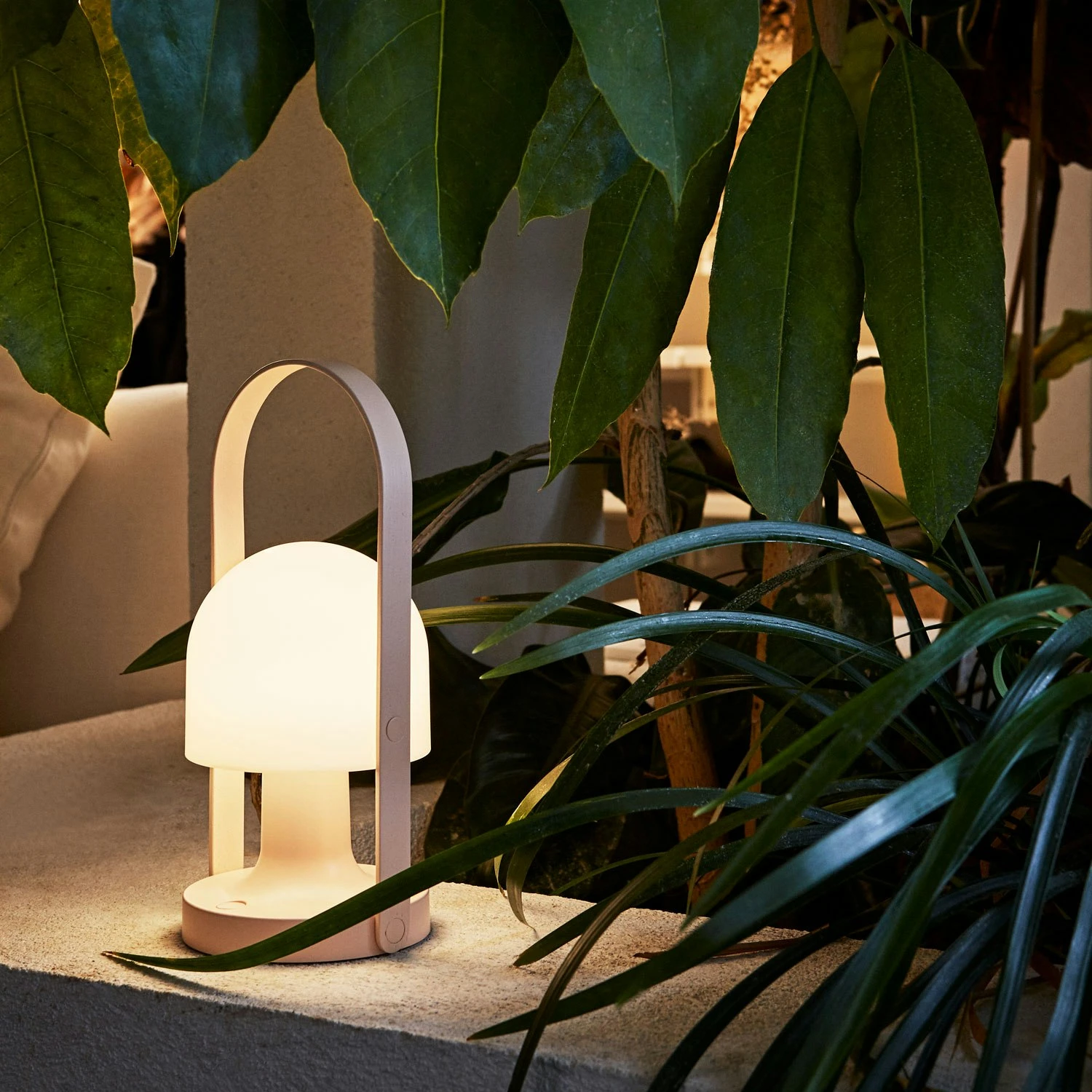 Marset FollowMe Tischlampe Tragbar, Pale Pink 4 Marset FollowMe Tischlampe Tragbar, Pale Pink – Bild 2