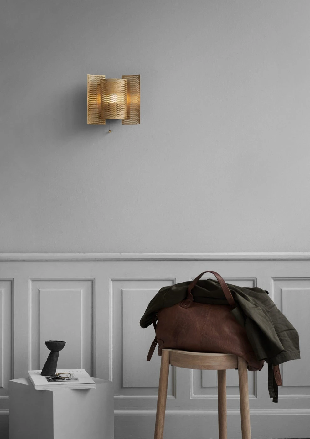 Northern Butterfly Wandleuchte Perforiert, Messing Gebürstet 4 Northern Butterfly Wandleuchte Perforiert, Messing Gebürstet – Bild 2