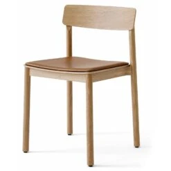 &Tradition Betty TK3 Stuhl , Cognacfarben Silk Leder / Lackierte Eiche